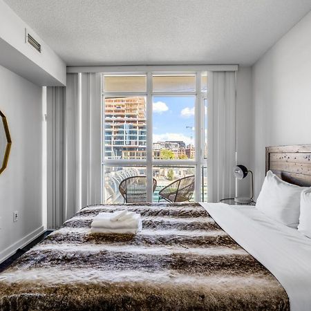 Family Oriented Downtown Toronto 2Bdrm Condo With Parking & Office Space Bagian luar foto
